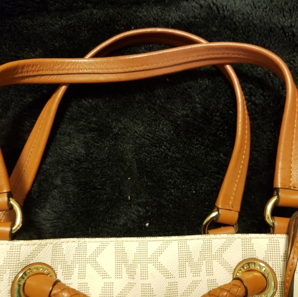 Michael Kors Signature Jet Set - Picture 4 of 4